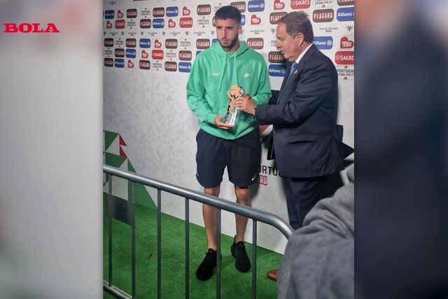 Gonçalo Inácio recebe prémio 'fair-play'