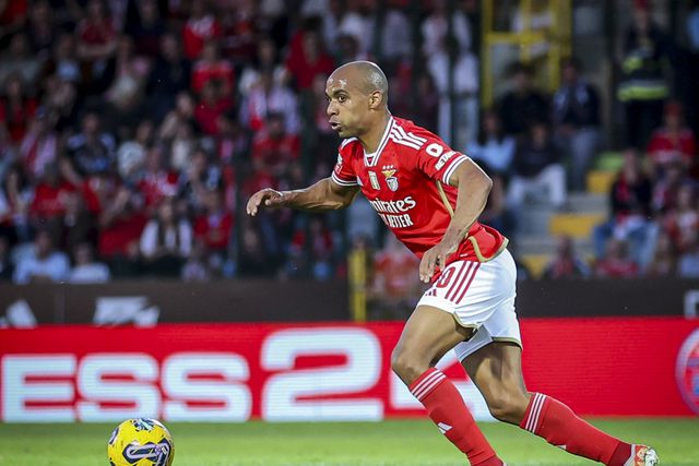 João Mário admite sair