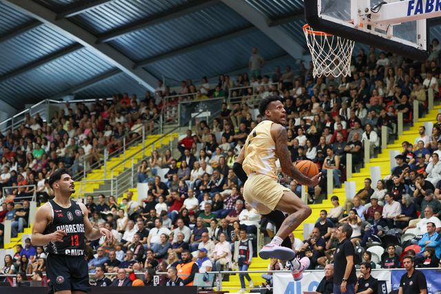 FC Porto vence Ovarense disputa a final com o Benfica