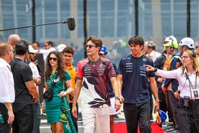 Albon e Russell resolvem 'zanga' no Mónaco com jantar pago pelo piloto da Williams