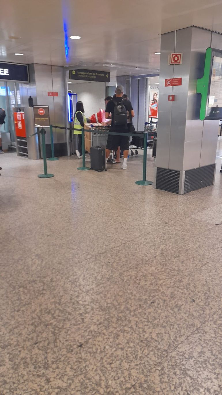 Jogadores do Benfica partem de férias (vídeo)