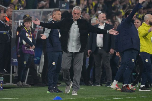 Mourinho: «Tenho mais finais europeias nos últimos sete anos do que o futebol turco na história»