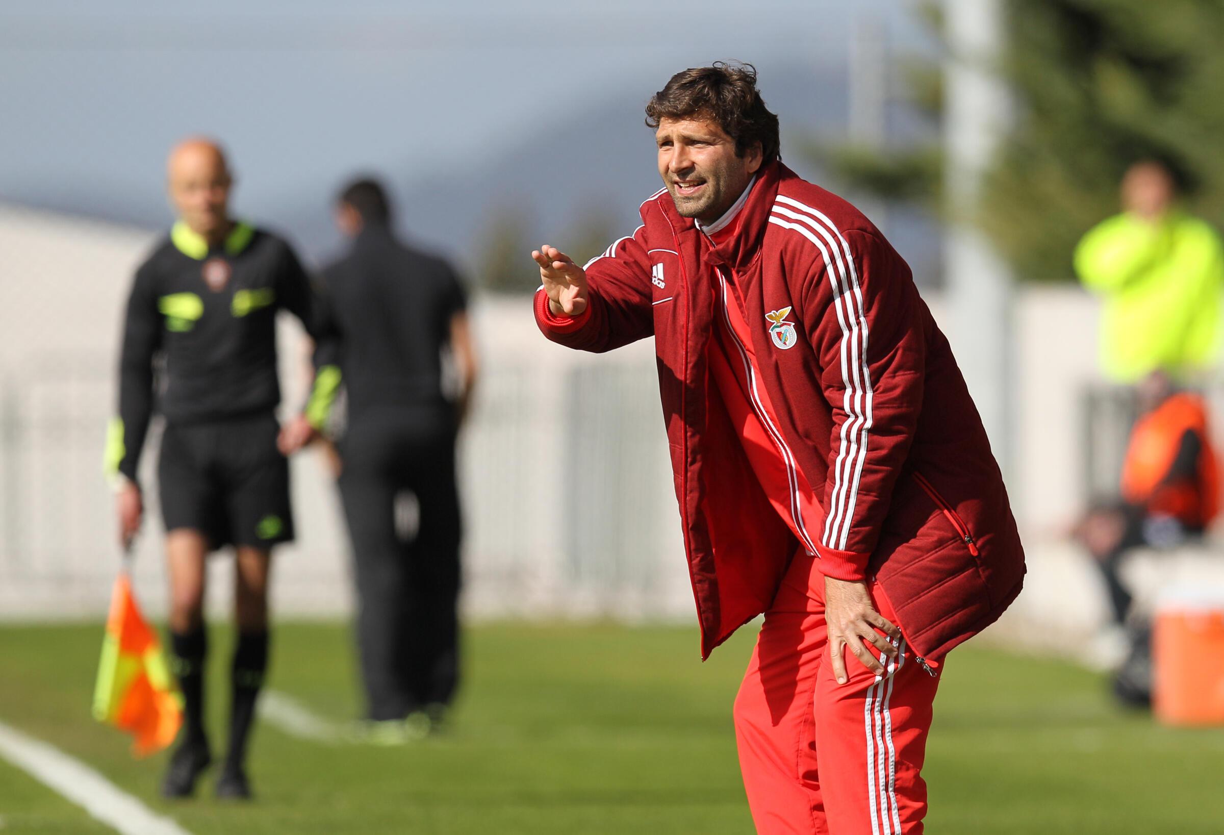 A equipa era treinada por João Tralhão, que continuou na formação do Benfica até à temporada 2018/19. Este ano voltou aos encarnados, no papel de adjunto de José Mourinho - Foto: A BOLA