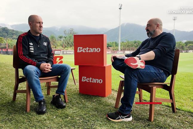 Leonardo Jardim: um lobo solitário a recuperar o Flamengo no Ninho do Urubu (entrevista completa)