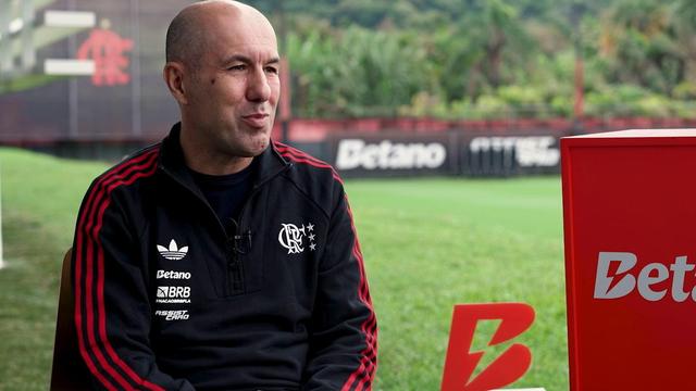 «Sou um lobo solitário, não gosto do 'show off' que há no futebol»