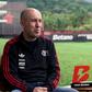 «Sou um lobo solitário, não gosto do 'show off' que há no futebol»