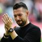 Francesco Farioli em lágrimas após perder o campeonato no Ajax na última jornada
