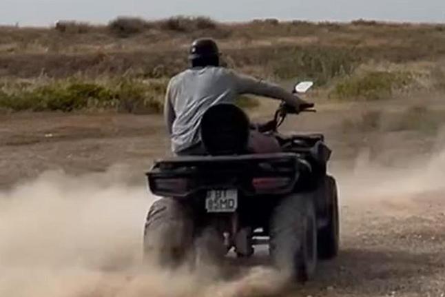 Já viu Lukebakio a conduzir uma Moto 4?