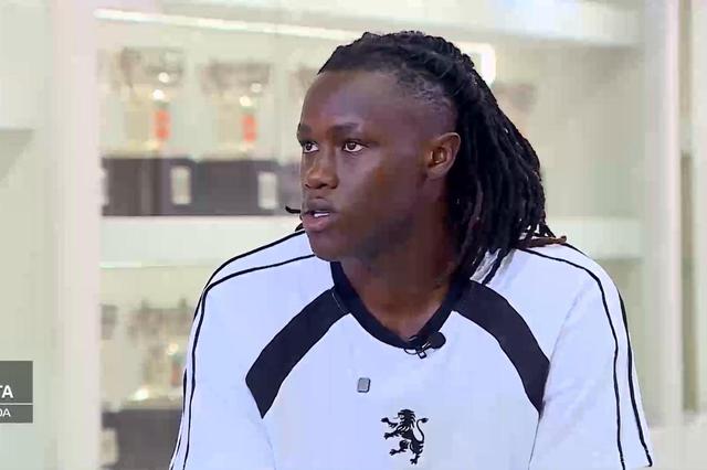 Quenda banhado em lágrimas na despedida do Sporting