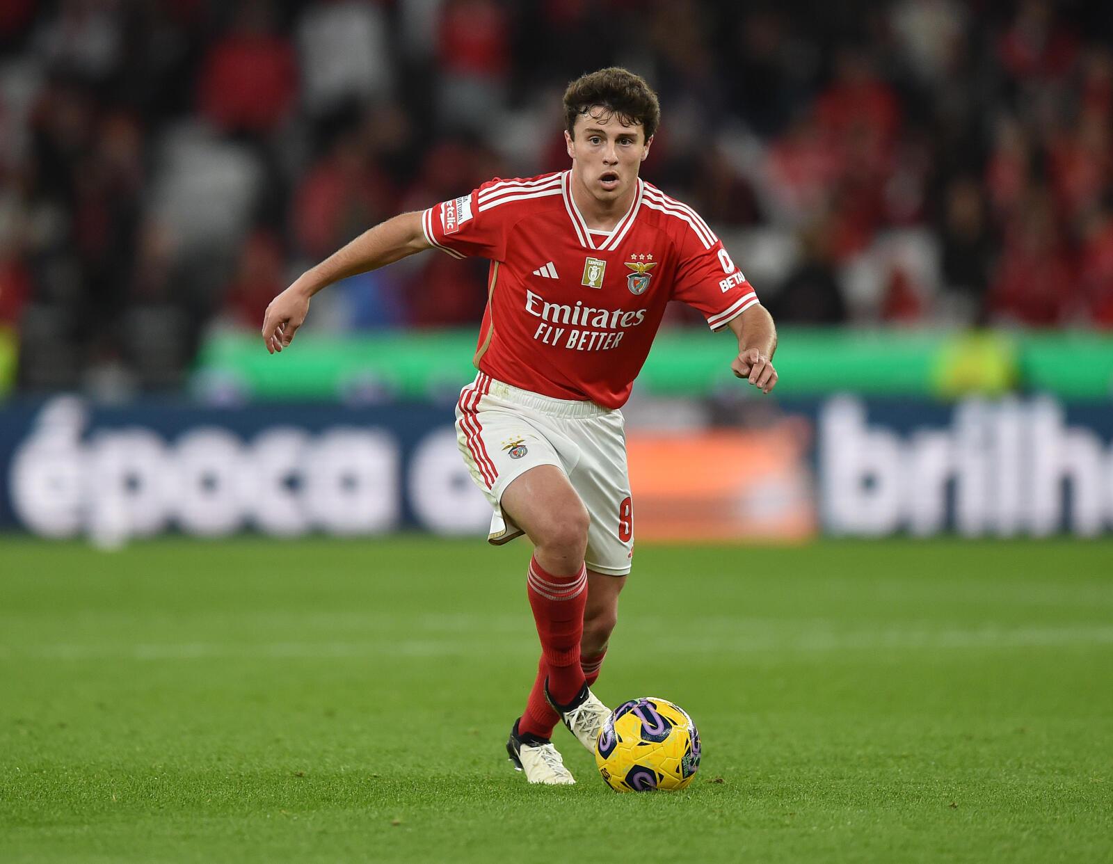 João Neves : €65M. Um dos meninos de ouro para os adeptos. Estreou-se pela equipa principal em janeiro de 2023, foi campeão em maio e saiu um ano depois para o PSG (IMAGO)