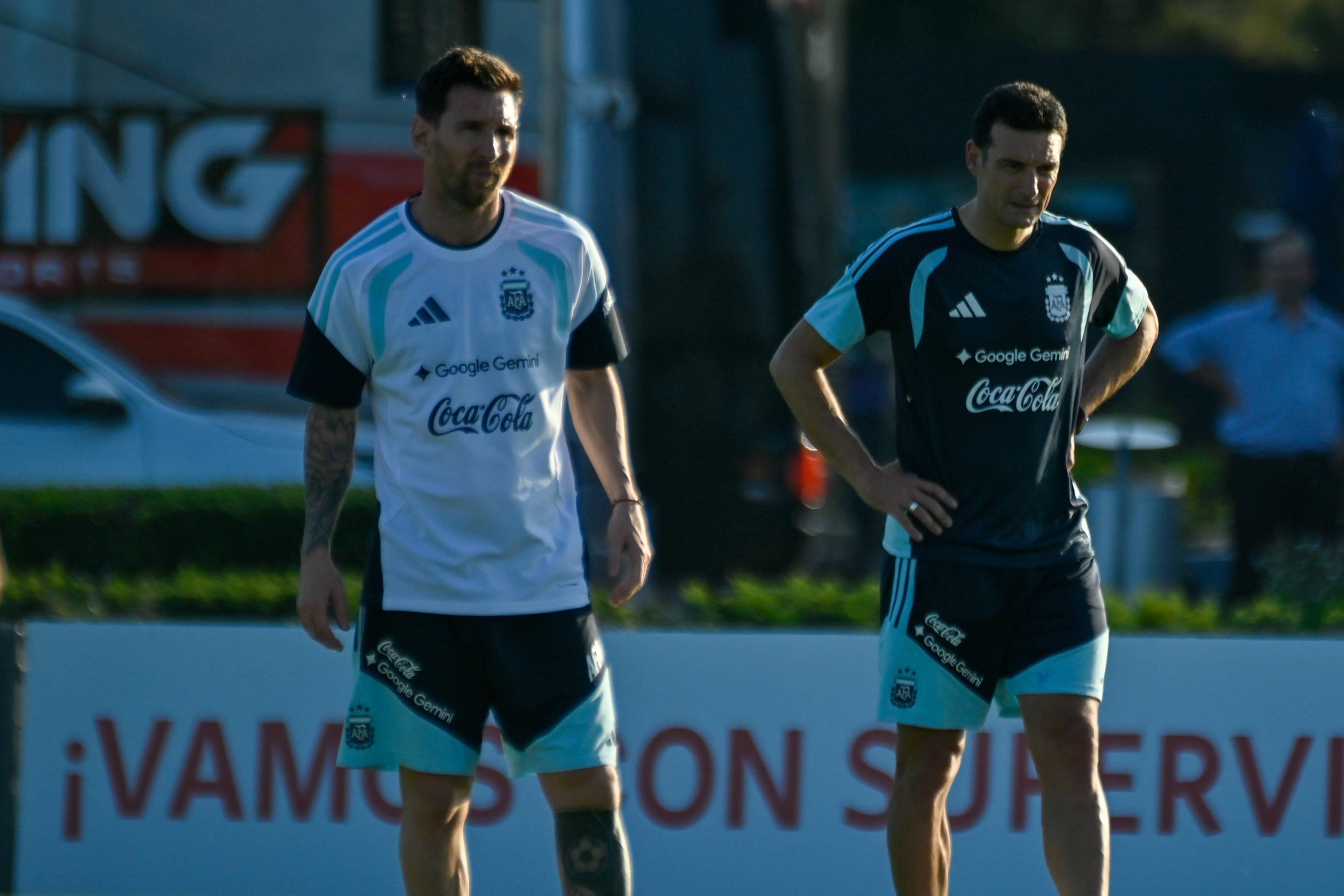 Lionel Messi é o capitão de Lionel Scaloni na Argentina