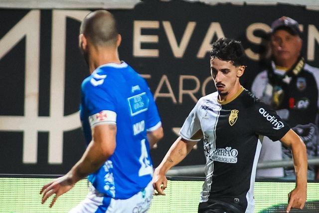 O Farense venceu (1-0) a  1.ª mão com um golo de Candeias. -Foto: SC FARENSE