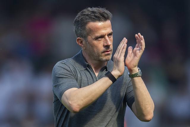 Benfica: Marco Silva em Lisboa para decidir o futuro