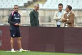 O treinador Rui Borges, Bernardo Morais Palmeiro e Frederico Varandas, respetivamente diretor geral do futebol e presidente do Sporting  - Foto: MIGUEL NUNES