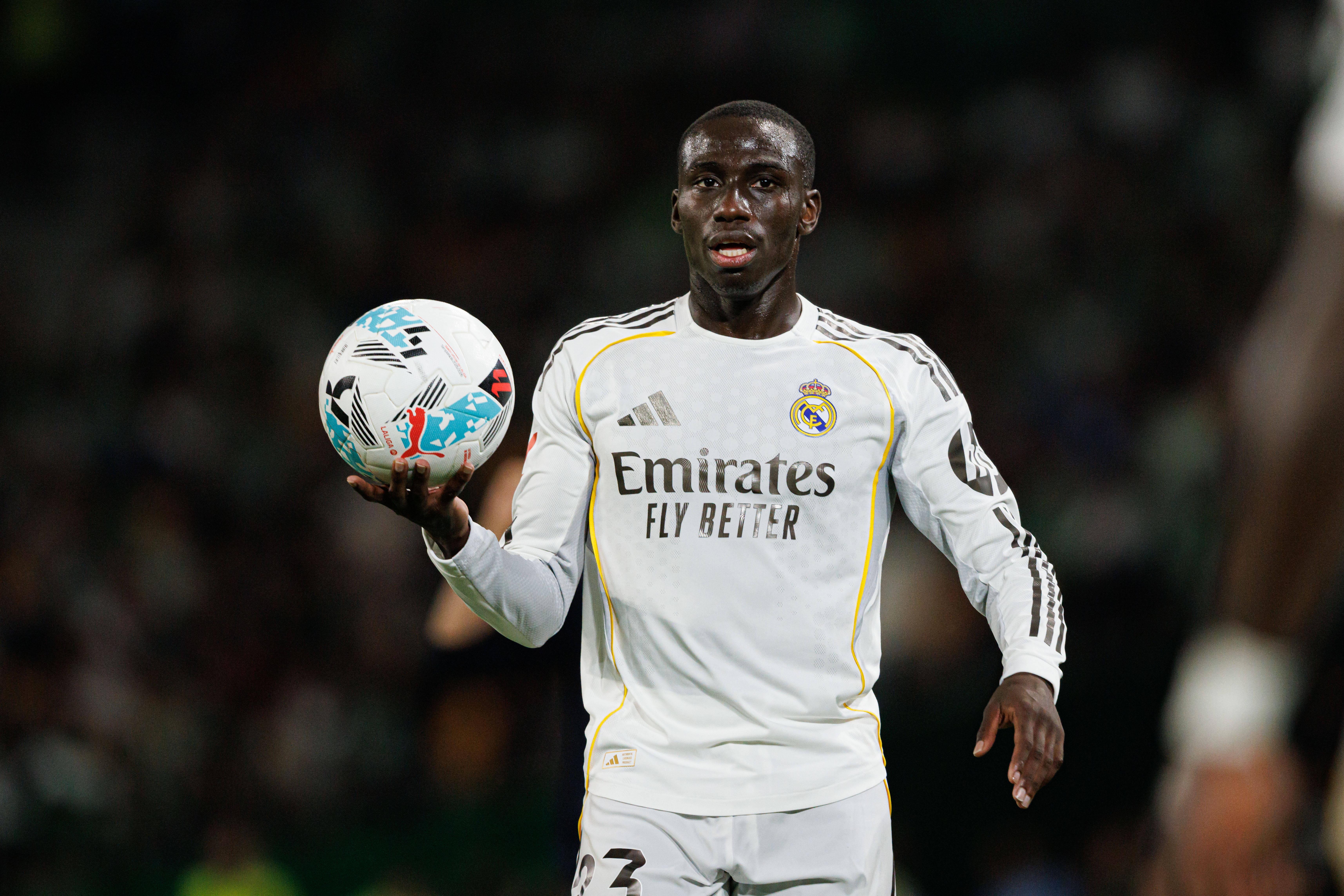 Ferland Mendy (França) - lesionado