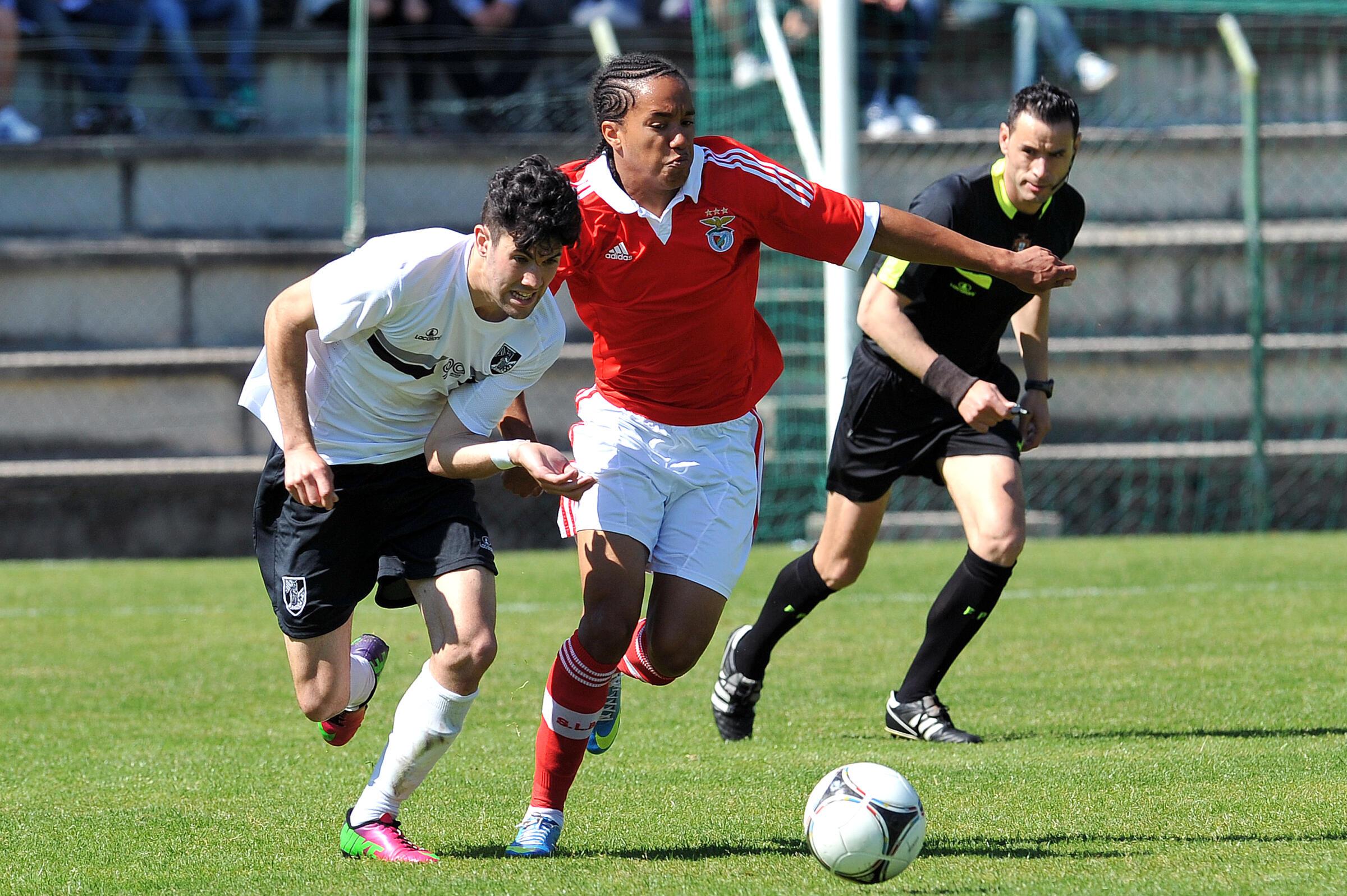Hélder Costa jogou no Deportivo Coruña e no Mónaco antes de passar seis anos e meio em Inglaterra, três com o Wolverhampton e três e meio no Leeds. Na próxima época vai jogar no Petro de Luanda - Foto: A BOLA