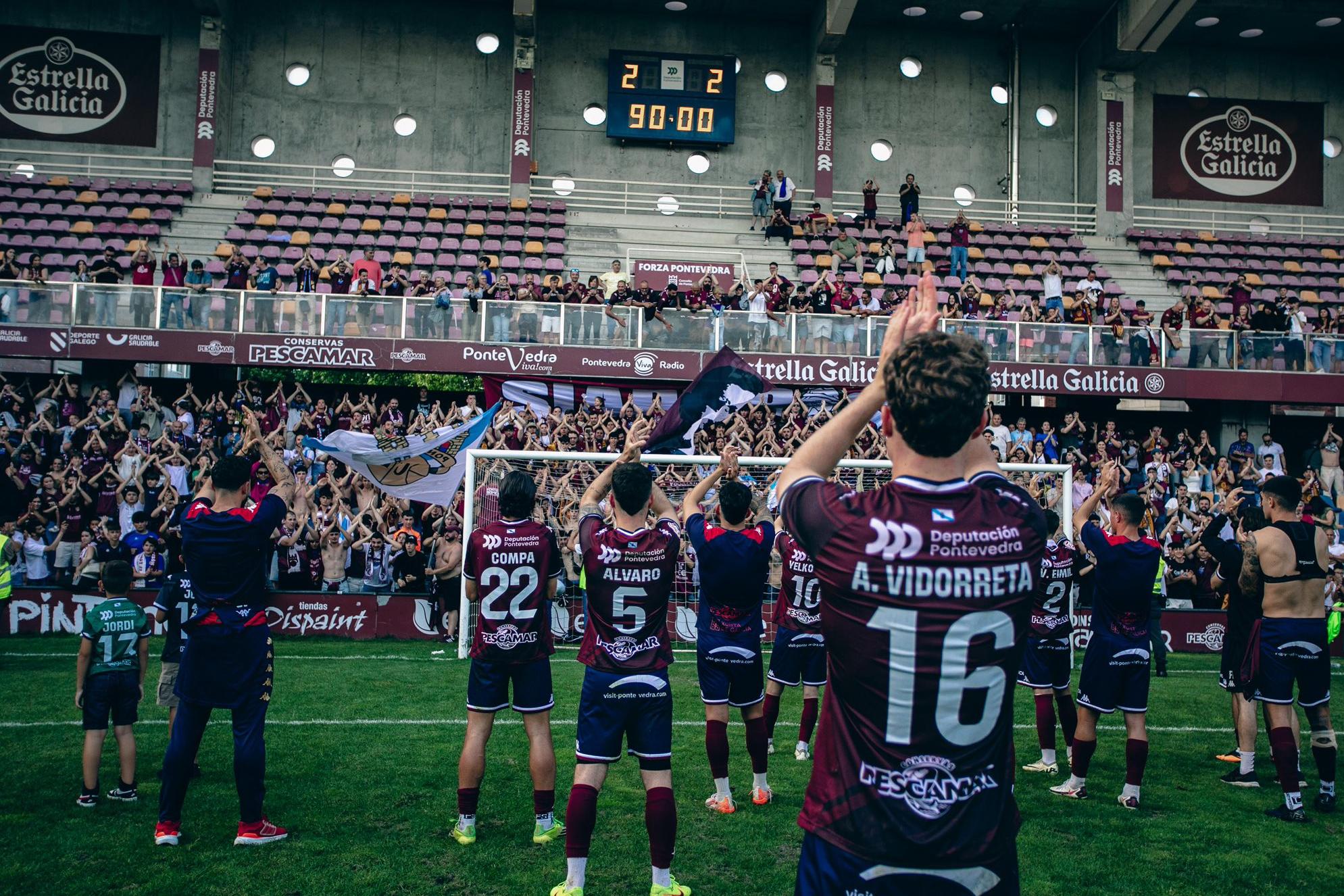 Pontevedra chegou a festejar ida ao 'play-off, antes de levar com balde de água fria - Foto: Pontevedra