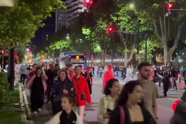 Festa rija nas ruas de Tiblissi depois da histórica vitória contra Portugal