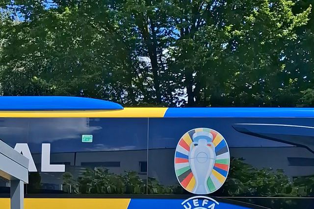 Chegada da Seleção ao hotel: Bruno Fernandes foi o primeiro a sair, Cancelo o último