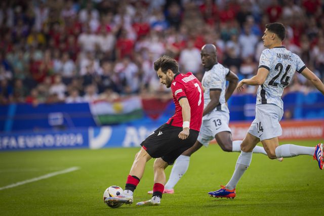 Danilo Pereira defende António Silva: «Jovens têm de errar para crescerem»