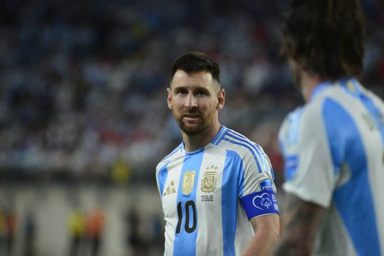 Messi preocupa: «Espero que não seja nada grave»