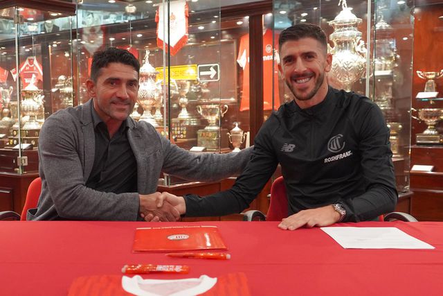 O vídeo da apresentação de Paulinho no Toluca