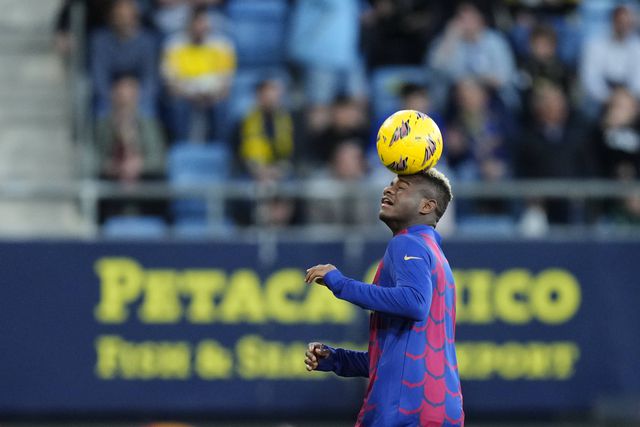 Mercado FC Porto: Mika Faye para discutir só em julho