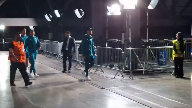 Cristiano Ronaldo e Pepe foram diretos ao autocarro de Portugal