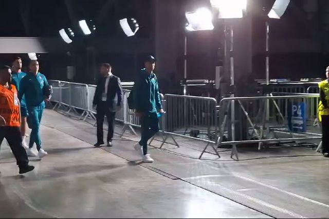 Cristiano Ronaldo e Pepe foram diretos ao autocarro de Portugal