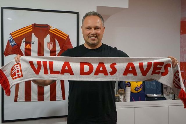 Oficial: Vítor Campelos é o novo treinador do Aves SAD