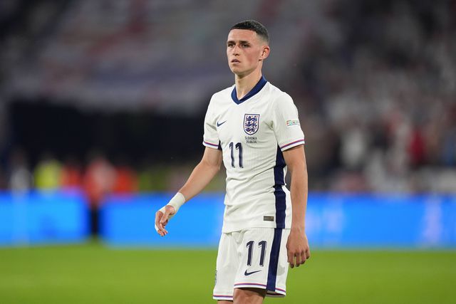 Foden deixa estágio de Inglaterra devido a «assunto familiar urgente»
