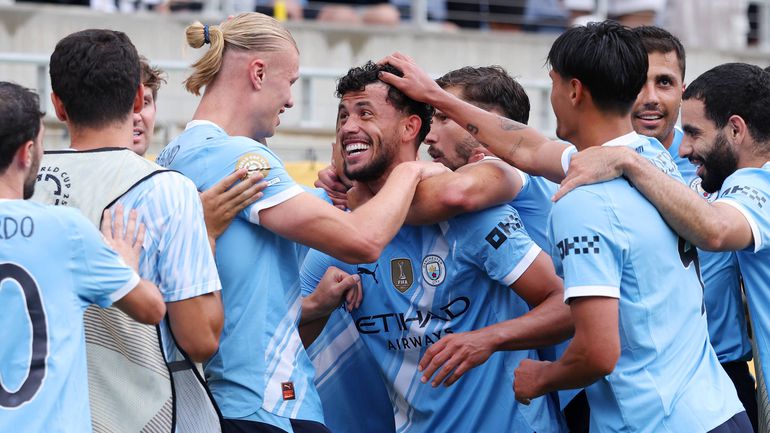 Man. City rouba o topo do grupo à Juventus com direito a goleada (crónica)