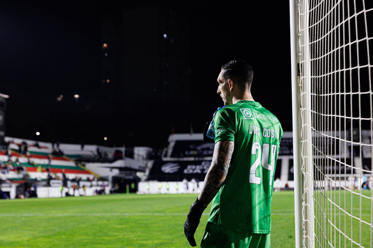 E. Amadora: João Costa não chega a acordo com o Al Fateh… mas vai sair