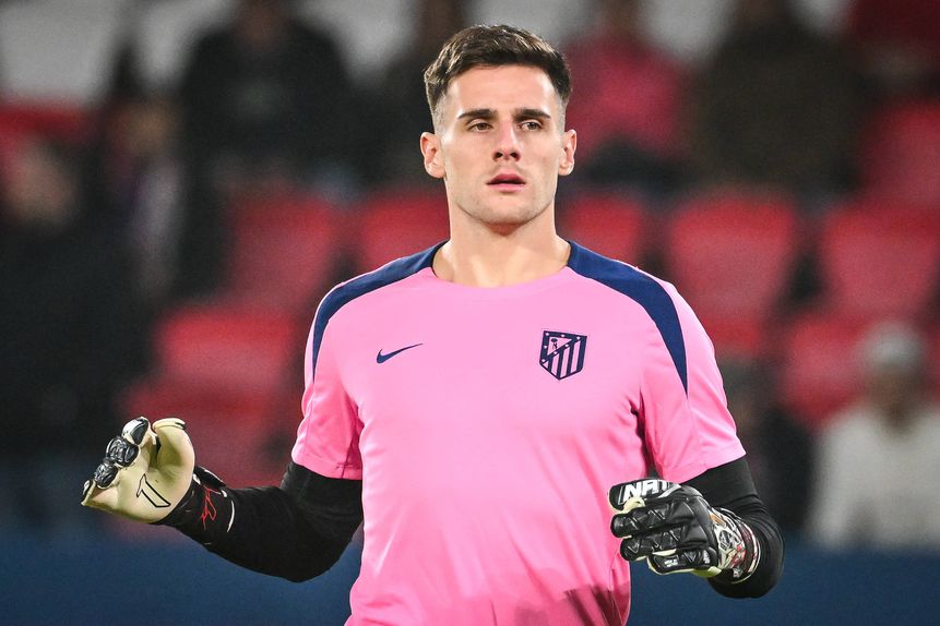 Antonio Gomís no aquecimento do Atlético Madrid, no Metropolitano