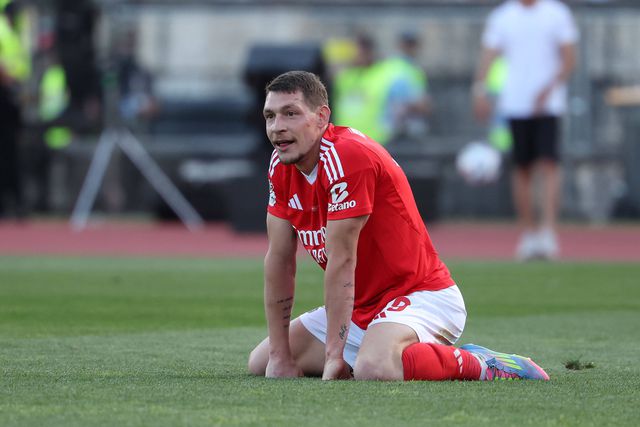 Benfica: fim da linha para Belotti
