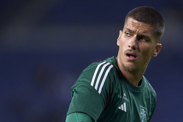 Azevedo renova até 2027 e resguarda baliza do Casa Pia