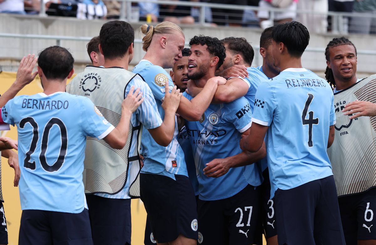 Manchester City: o único clube a descer com estatuto de campeão inglês