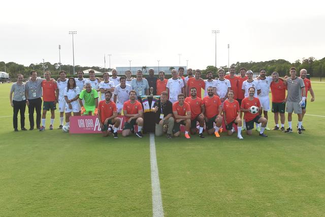 Jogo entre elementos da comunicação social e staff da FPF (foto: Miguel Nunes)