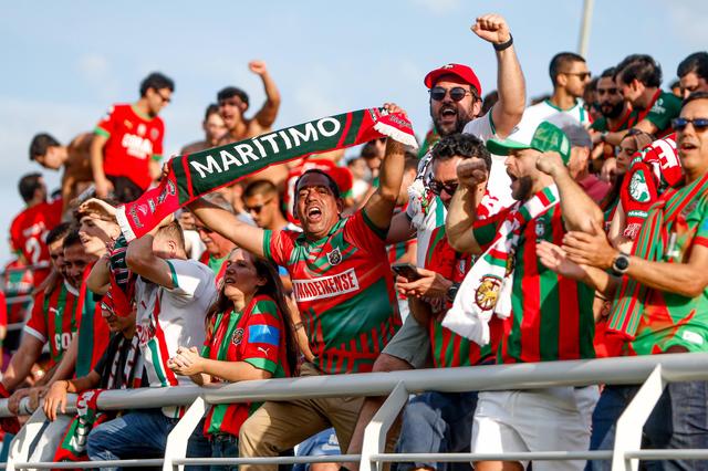 Desde o início houve uma ligação especial entre a comunidade e o clube — Foto: Marítimo