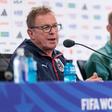 Ralf Rangnick, selecionador da Áustria, ao lado de Laimer