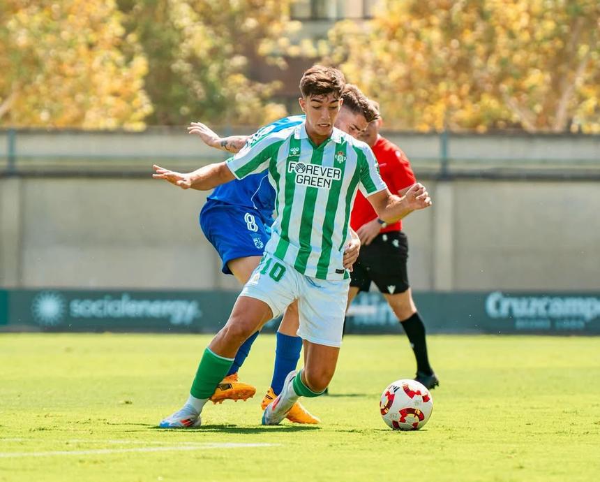 Carlos Reina esteve ao serviço do Betis B na temporada passada. Foto: Instagram