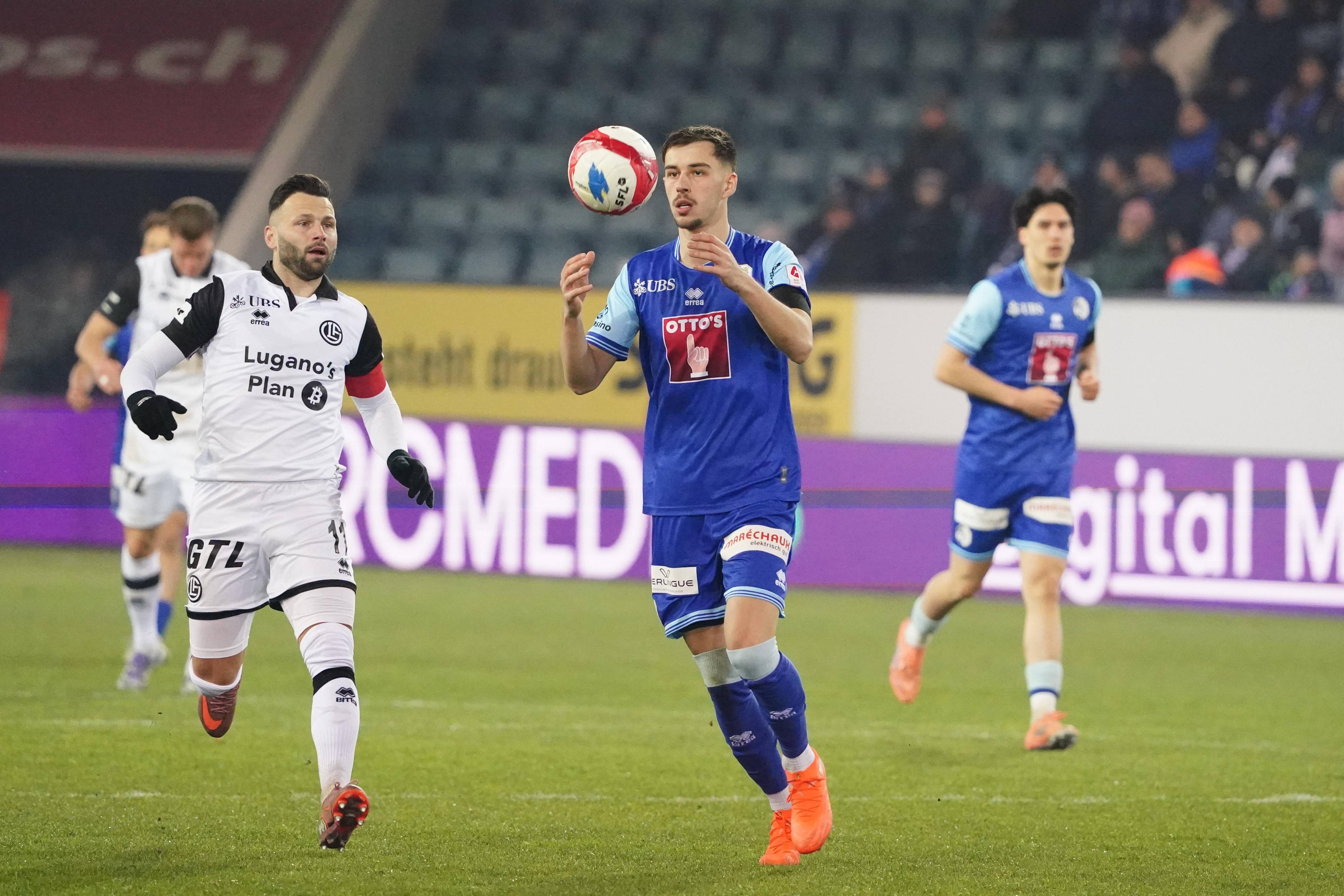 Adrian Bajrami (à direita) vai deixar os suíços de Luzern para reforçar o SC Braga