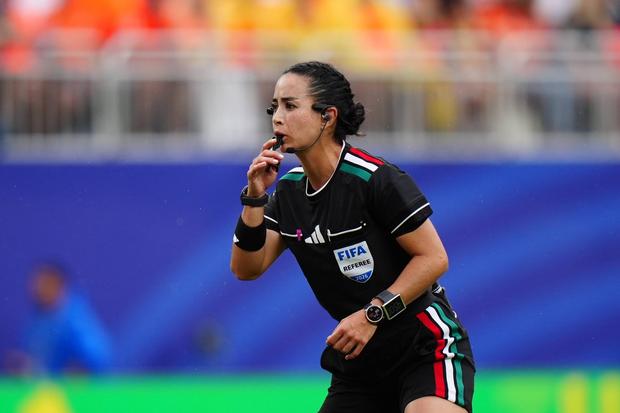 Mexicana Katia Iztel García, a primeira mulher latino-americana a apitar num Campeonato do Mundo