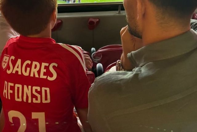 Benfica: Pizzi na Luz a ver jogo contra o Brentford... com companhia especial