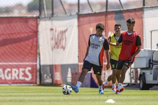 Benfica: João Neves integrado na preparação para a Eusébio Cup
