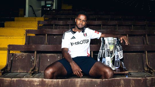 Oficial: Sessègnon regressa ao Fulham