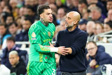 Guardiola admite dores de cabeça: «Substituir o Ederson é tão complicado»