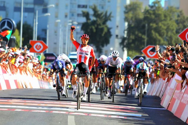 Volta a Portugal: Nicolás German Tivani vence 2.ª etapa em 'sprint'
