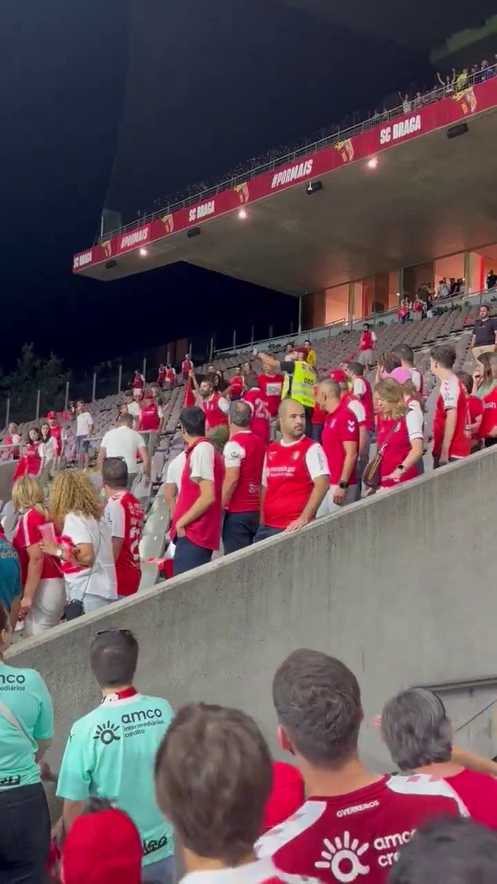 Adepta mostrou bandeira da Palestina no jogo do SC Braga e PSP teve de intervir