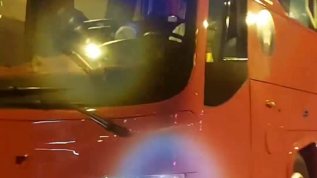 Tudo o que não esperava ver hoje: Hakimi a conduzir o autocarro de Marrocos por Paris